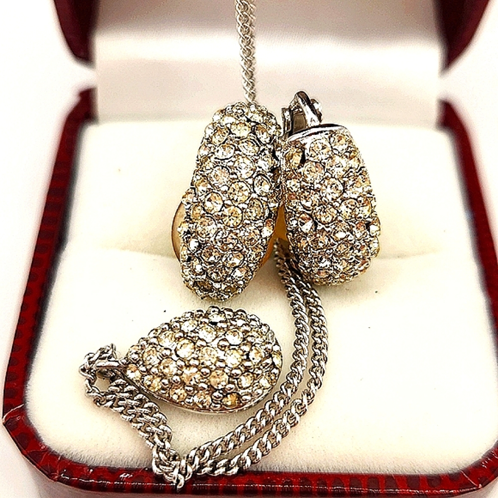 Dior - Rare Set, Beautiful Crystal Necklace & Earrings. Price Firm. - Picture 10 of 16